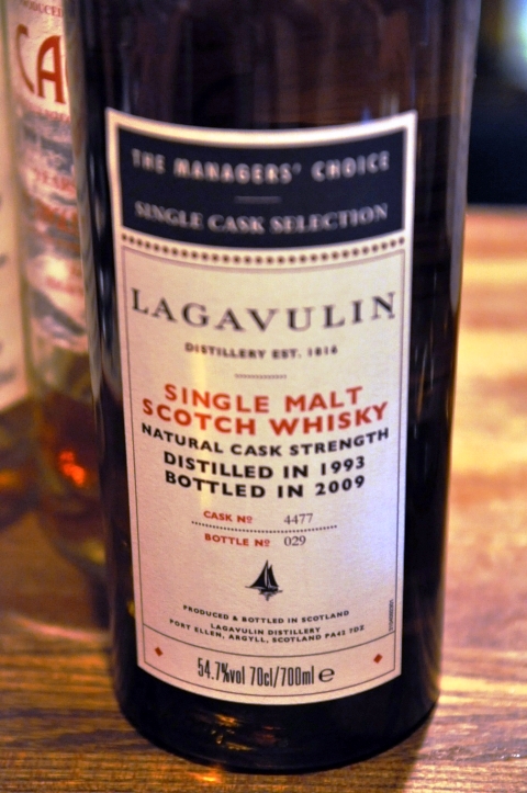 ラガヴーリン　Lagavulin 1993/2009 ‘Manager’s Choice’ (54.7%, OB, cask #4447, 029/612 bottles) ‘Smooth rich fruit aroma. Smoky with a gentle warm finish’Matured in a Bodega sherry European Oak cask