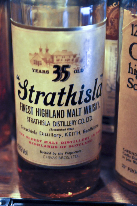 ストラスアイラ　Strathisla 35yo (43%, OB, Bicentenary, Chivas Bros.Ltd., 75cl)