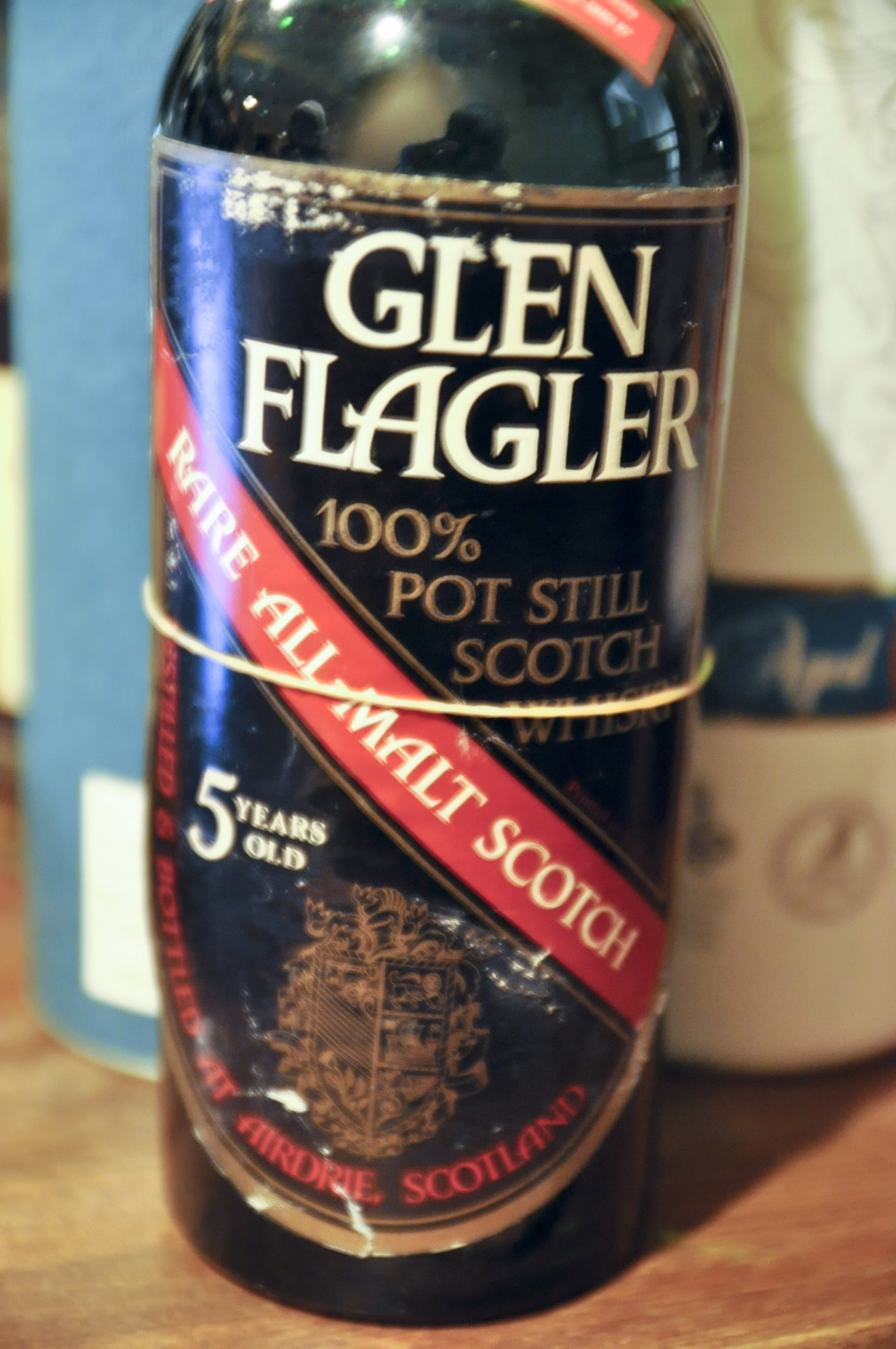 グレンフラグラー Glen Flagler 5yo (70 Proof, OB, Black & red shield label, 1970’s)