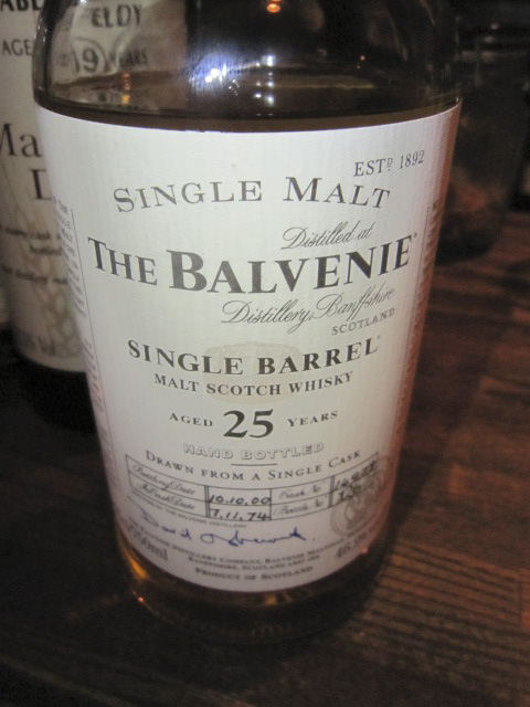 バルヴェニー　Balvenie 25y 1974-2000 ‘Single Barrel’ (46.9%, OB, C#14972)　ボトルナンバー126　75CL  ハンドボトルド